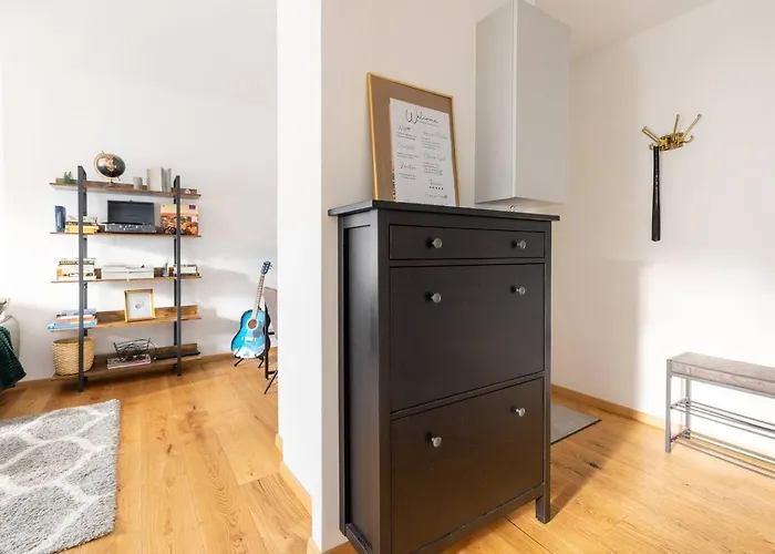 Near Metro - Netflix - Free Wifi Apartman