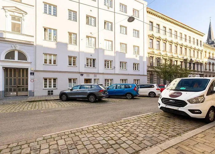 Near Metro - Netflix - Free Wifi
